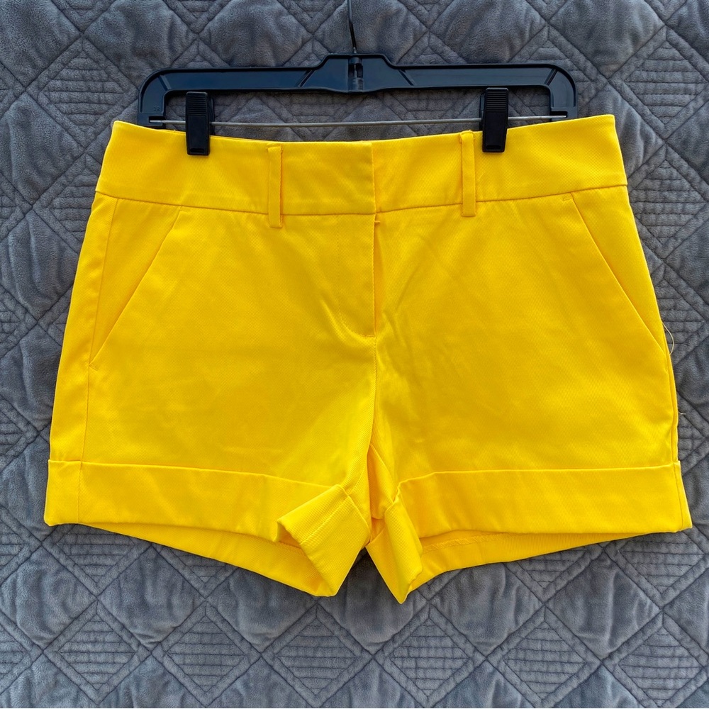 Dress shorts with tags on, never worn. Size 6